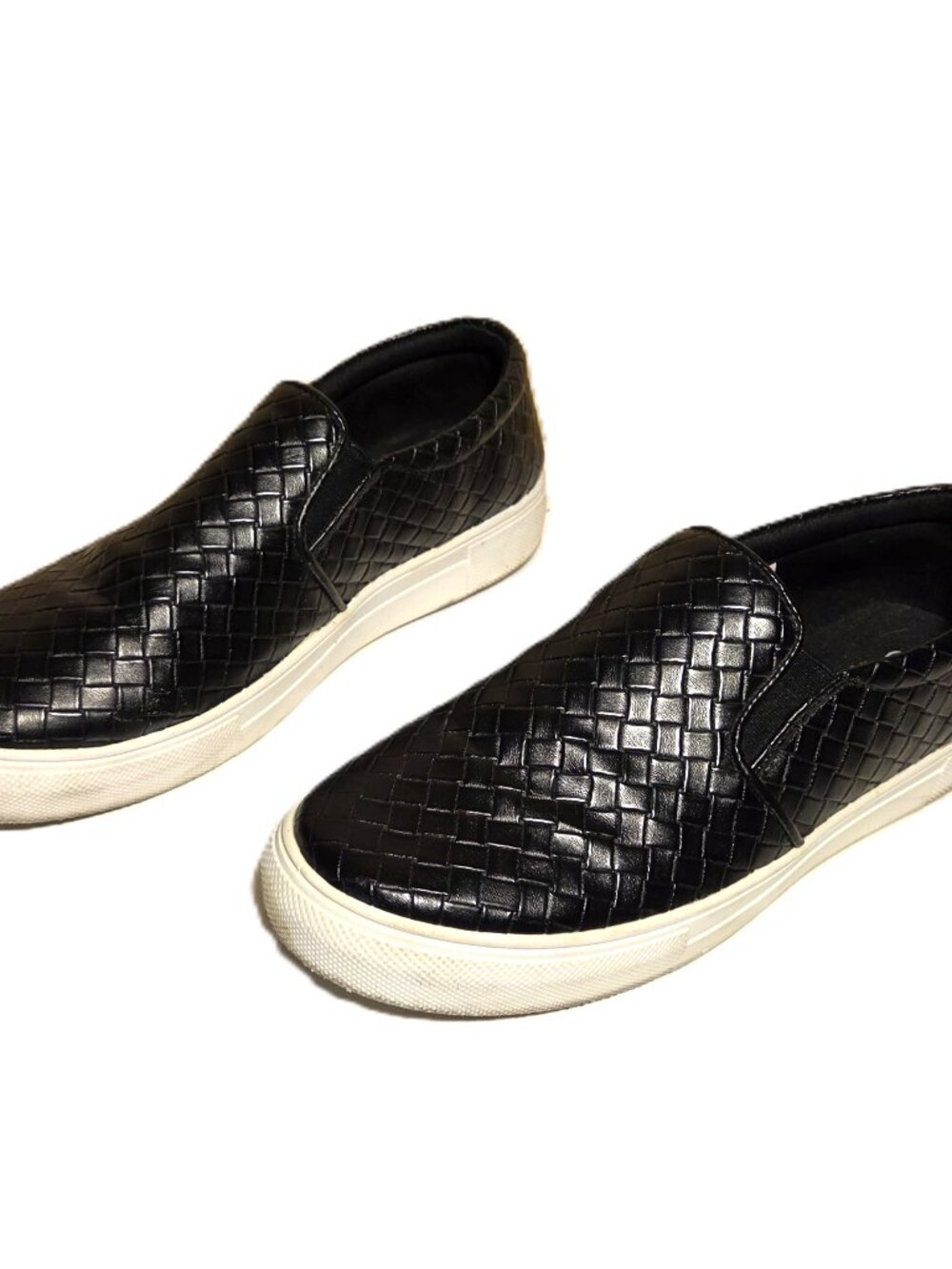 Women's Serra sz 8 Faux Leather Woven Black Slip On Shoes Sneakers
